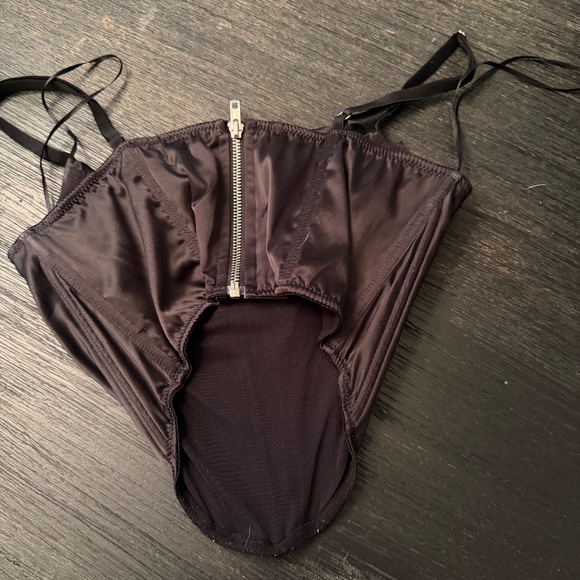 Women's Urban Outfitters Top. - Picture 2 of 3